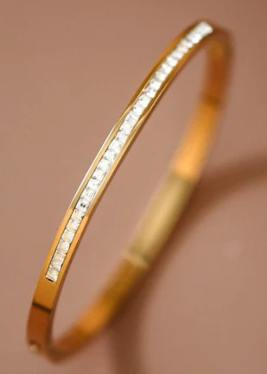 Ainsley18KGoldBangleBracelet.png Ainsley 18K Gold Bangle Bracelet