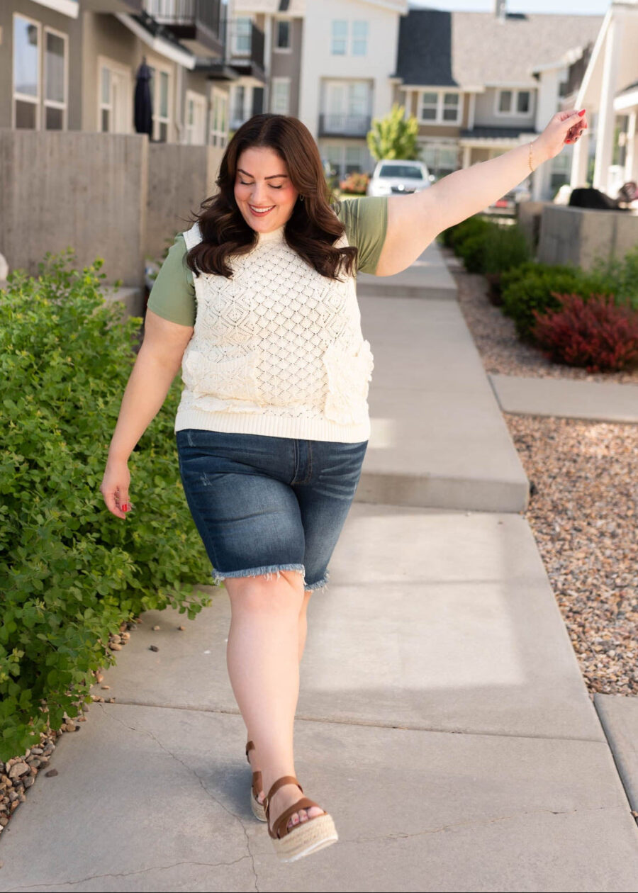 AmiahCreamKnitSweaterVest_DSC7436.jpg Amiah Cream Knit Sweater Vest