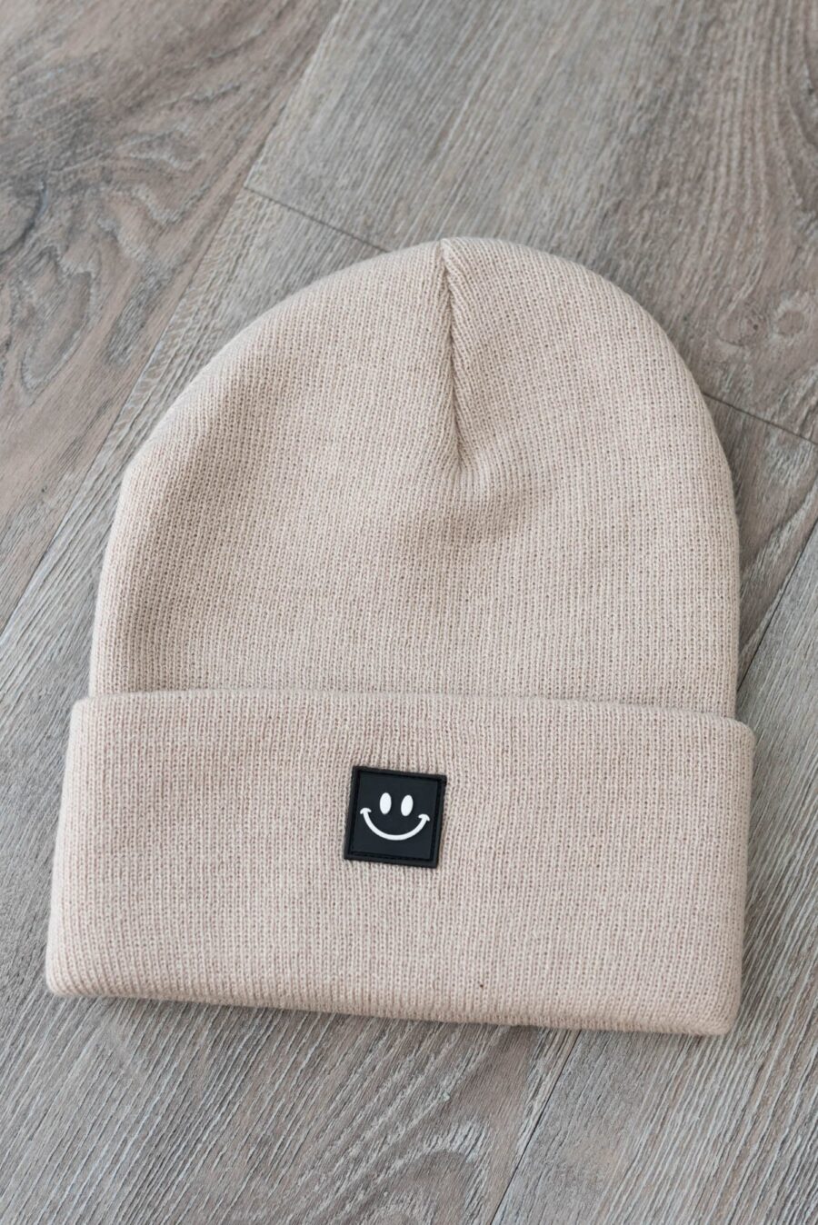 AnnaSmileyBeanie_DSC6624.jpg Anna Smiley Beanie