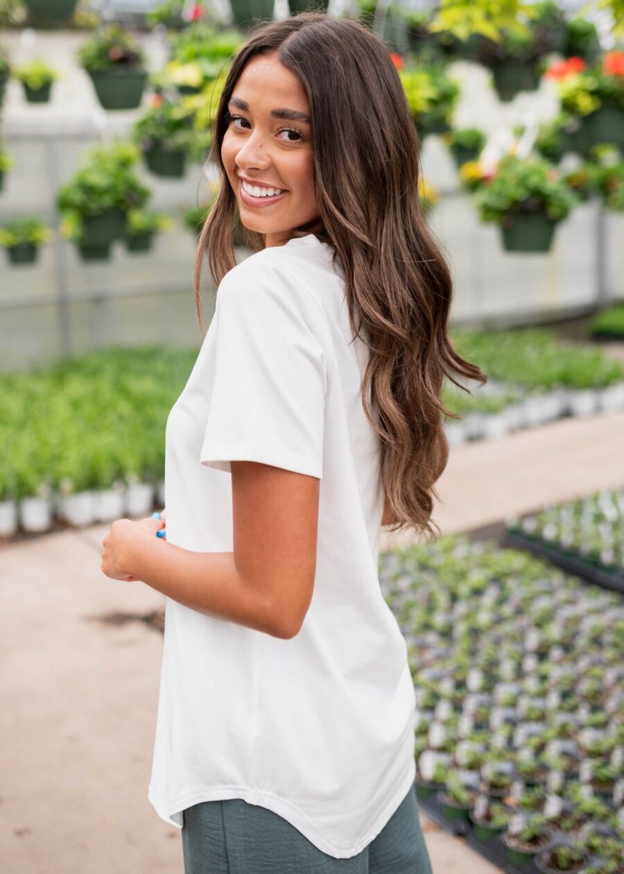 TheClassicWhiteV-NeckTop_DSC7088.jpg The Classic White V-Neck Top