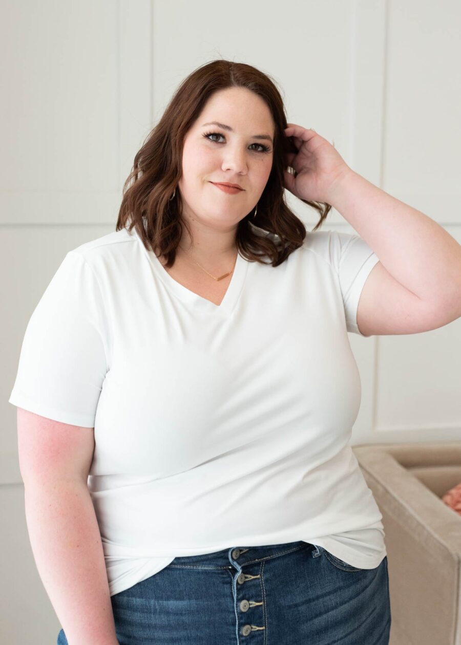 TheClassicWhiteV-NeckTop_DSC7489.jpg The Classic White V-Neck Top