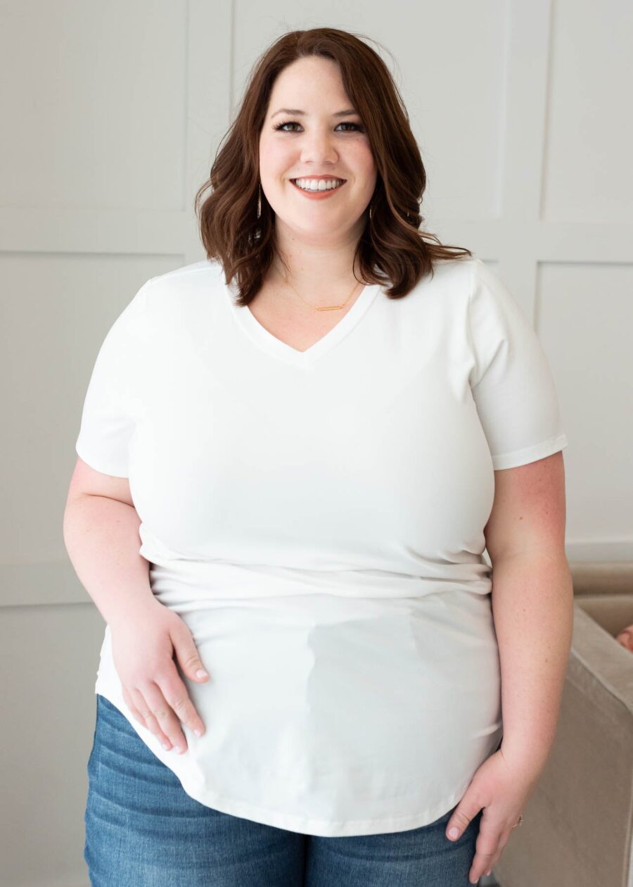 TheClassicWhiteV-NeckTop_DSC7492.jpg The Classic White V-Neck Top