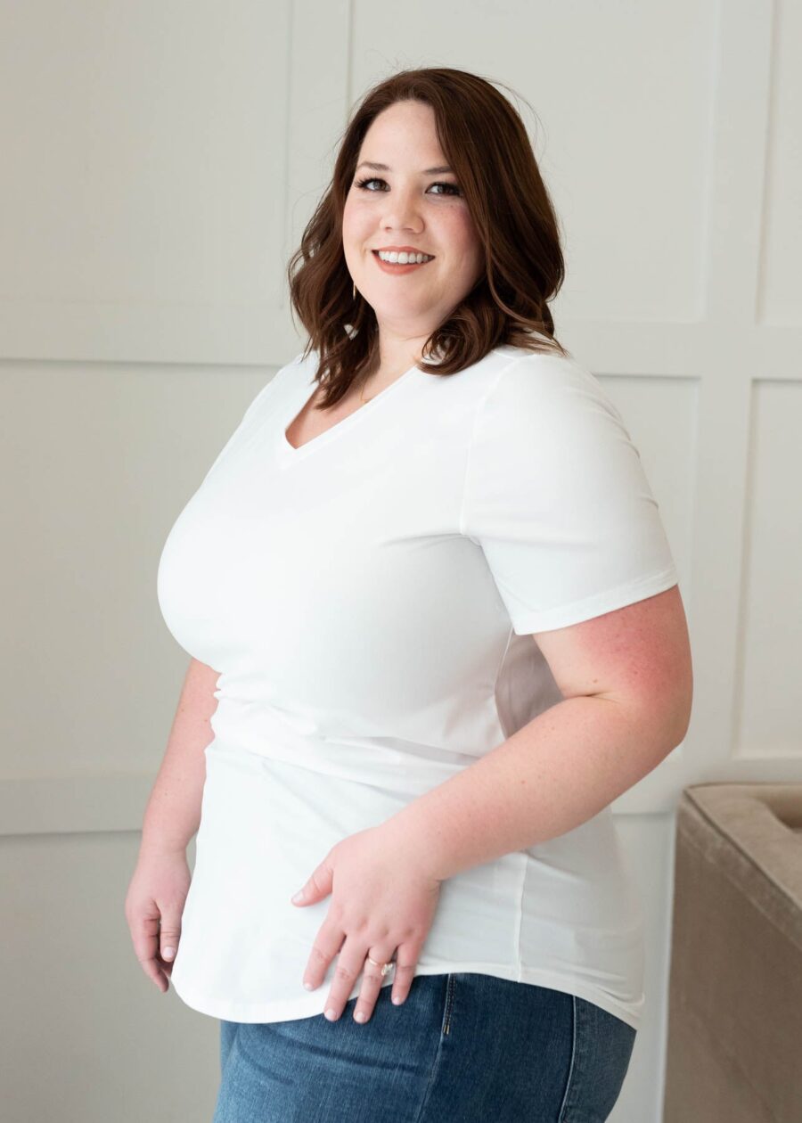 TheClassicWhiteV-NeckTop_DSC7495.jpg The Classic White V-Neck Top