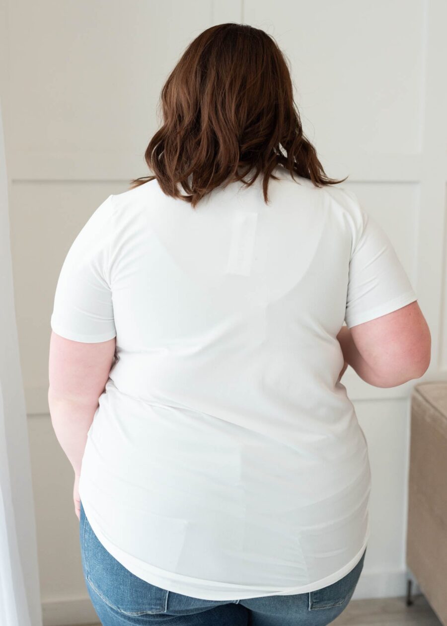 TheClassicWhiteV-NeckTop_DSC7498.jpg The Classic White V-Neck Top