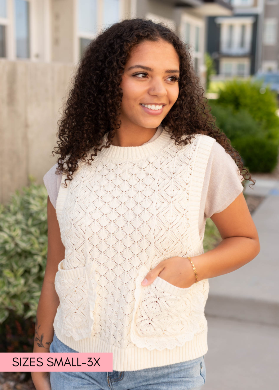 websiteimages_1698cf59-bd64-4fcb-a856-73fdce362c25.png Amiah Cream Knit Sweater Vest